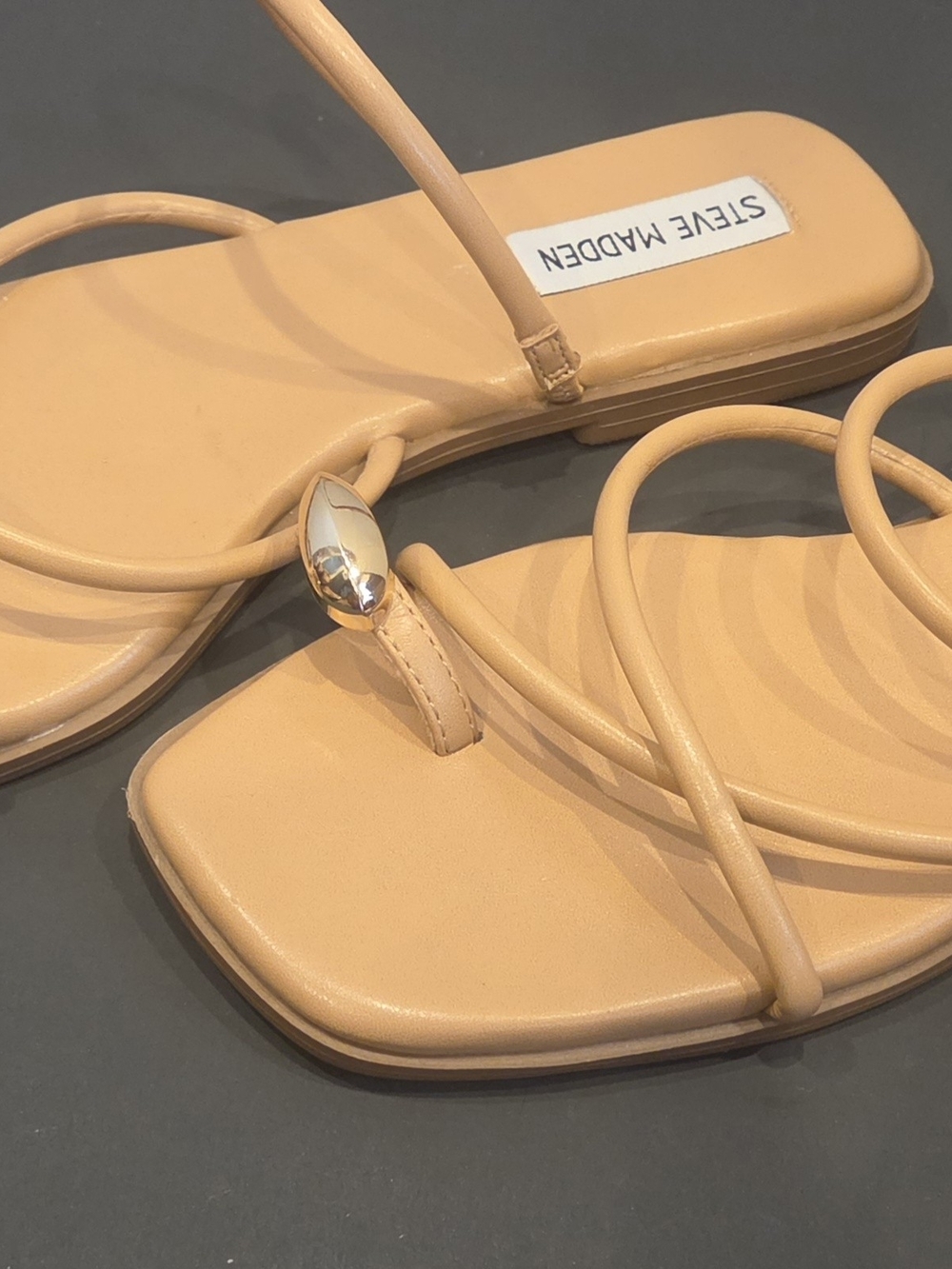 Steve Madden Nude Tan Strappy Toe-Loop Sandals with Gold Toe Ring